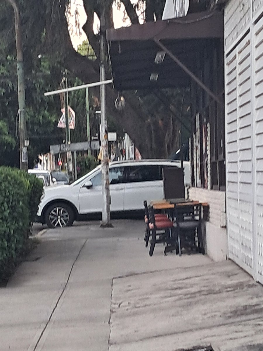 c0c0_mx's tweet photo. @SSC_CDMX @UCS_GCDMX su apoyo para retirar y sancionar vehículo estacionado sobre paso peatonal, ubicación calle Pilares esquina con Uxmal, colonia Letran Valle. https://t.co/plqp0lorjG