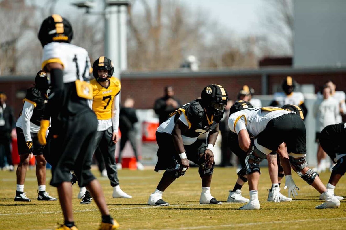 Outworkthework's tweet image. University of Missouri has extended an offer!! #GIG #OutWorkTheWork

@MiltonEagles_FB @CoachBenReaves @CoachRMWilliams @OCCoachJack @CoachJonesB @byEliHoff @PowerMizzoucom @C_McAndrew95 @ChadSimmons_ @TomLoy247 @DemetricDWarren @TheUCReport @rivalswoody @adamgorney @najehwilk