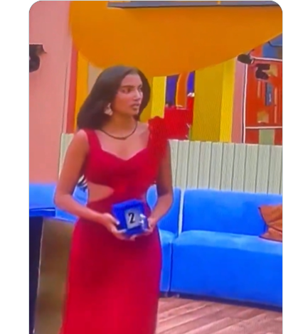 tvrealityonline's tweet photo. #LCDLF6 normal  que no tengan audencia por que  permitan esto 😤no votes mas va ganar celinee 100% https://t.co/VRMPP2G1YY