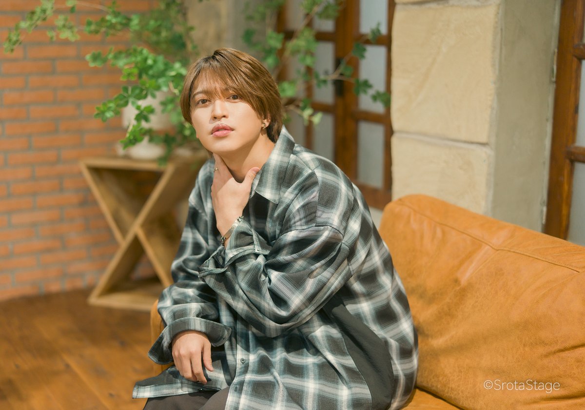 SrotaStage's tweet photo. ⏬ブロマイド詳細
https://t.co/OFWZ90L0SU

1650円（送料込み）
サイズ：L判・6枚組
発送時期：2026年7月上旬予定
販売期間：～6/30まで 

※こちらは会員登録なしでもご購入いただけます。  
※インタビューカットと同じものです。  
※記事のサムネイルの画像は含まれません。予めご了承ください。 https://t.co/JuT3UnmJE4
