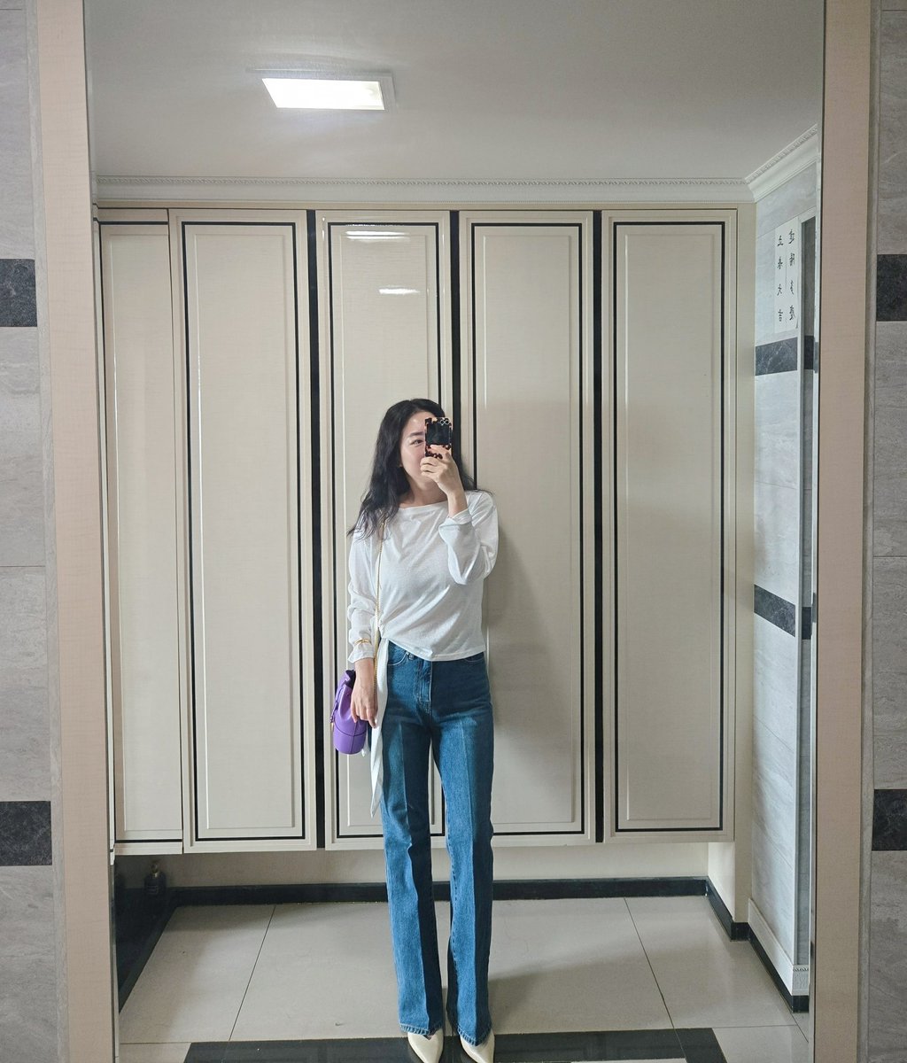 angang6133's tweet photo. 오늘만 지나면 연휴네. 다들 힘내😆 https://t.co/eGm1BovNDT