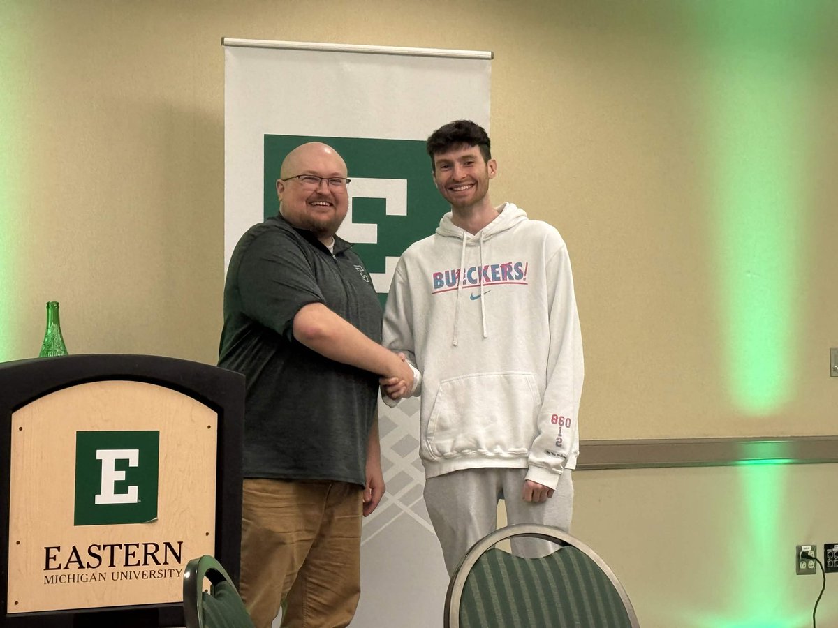 ZaaahLeees's tweet photo. Also congrats to @spade_prod on Creative Innovation, @RedefyTM on Most Improved Player, @Symphonies_SSB  on Most Valuable Player, and Arden on Professional Leadership https://t.co/WYqMuLxBNj