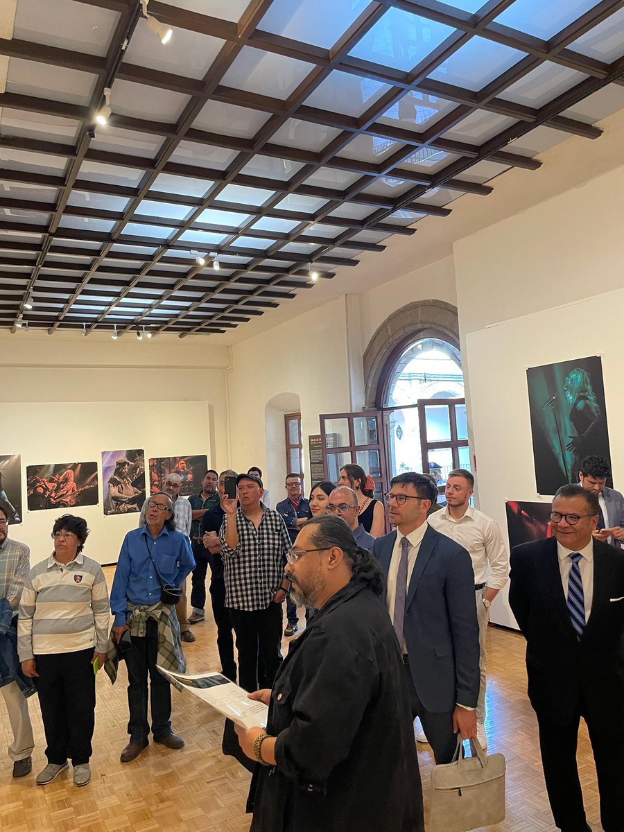 imatiasromero's tweet photo. Hoy inauguramos la exposición fotográfica que conmemora el 120 aniversario de relaciones diplomáticas entre 🇲🇽 y 🇳🇴 a partir de uno de los vínculos culturales más vivos entre ambos países: la música. Muestra que  recorre un medio de siglo de presencia del rock noruego en México. https://t.co/yLaXQWIXS6