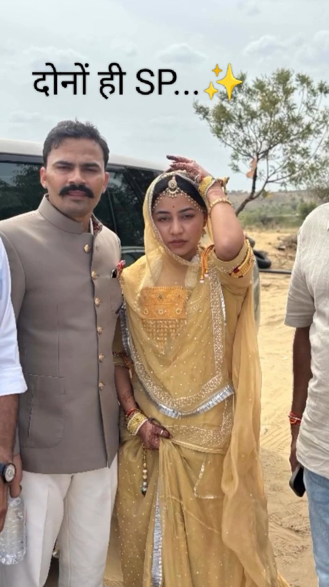 SHREYACHOUHAN0's tweet image. लोगो ने खूब ट्रॉल किया
पर सच्चाई कुछ ओर थी बताया कुछ ओर गया

दबंग IPS केके विश्नोई (बाड़मेर)...✨🔥
UPSC 2018 रेंक 174...

हाल ही में शादी के चलते 
पूरे देश ने ट्रॉल किया ...

"करोड़ों की गाड़ी"
"3/4 लाख के धूप के चश्मे"
"4/5 जगह रिसेप्शन "
"करोड़ों का खर्चा "
"पैसे कही ओर से आ