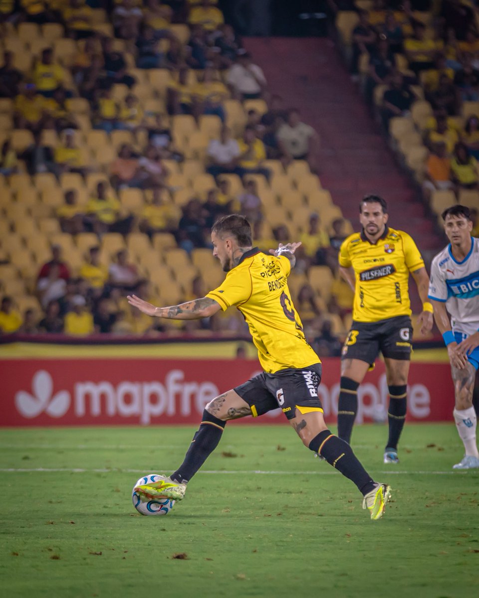 BarcelonaSC's tweet photo. Entretiempo  
#BSCvsUCA 

#ConmebolLibertadores
#BarcelonaMiPasión https://t.co/hUMQkHLYOt