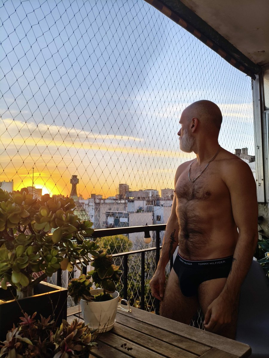 Hungdaddyarg's tweet photo. sunset 🌄 https://t.co/VYjaT3fBSE