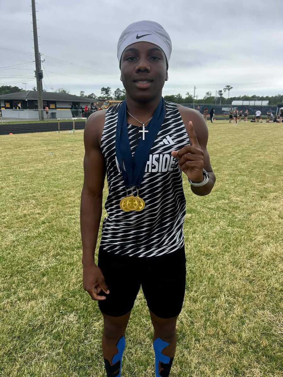 diante642's tweet photo. Got first in the 200m first in 4x2 first in 4x1 and first in 4x4 AND conference champs #AGTG #coaches #virałpost https://t.co/P0IZIyVCex