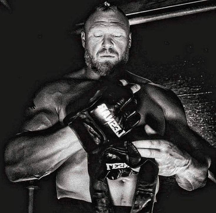 LesnarReturn's tweet photo. #ThankYouBrock https://t.co/3u98F96wsP