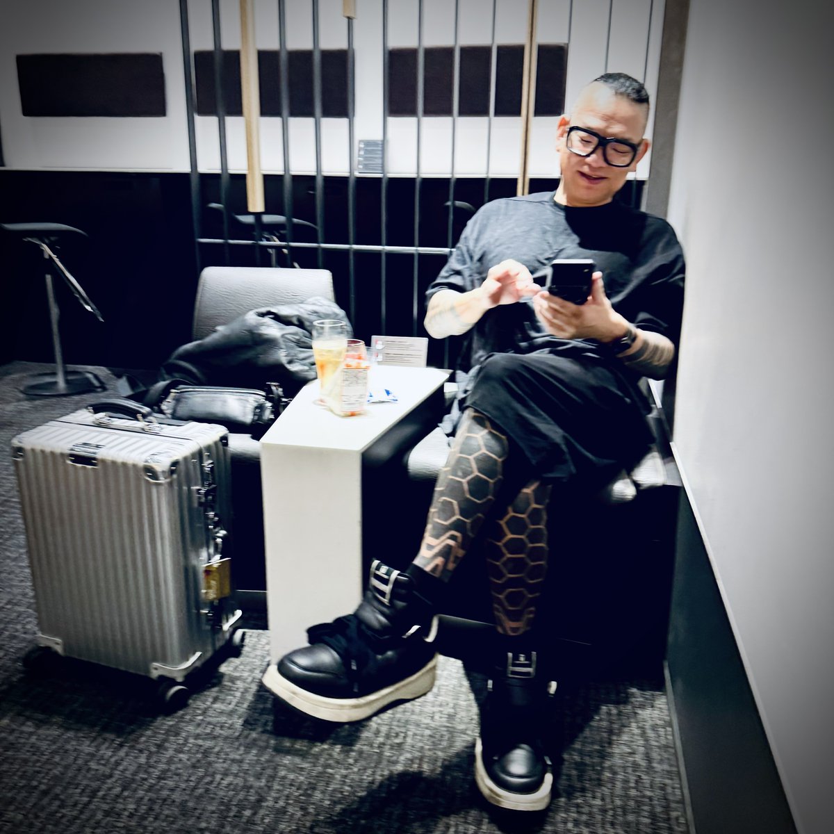 voidphrenia's tweet photo. アメリカ、オレゴンで実施されているサイケデリック治療を、おまいらに先駆けて実体験してくるぜ。

都度都度レポートするので、フォロー拡散宜しく頼むぜ😀 https://t.co/cuhxN42Oe1