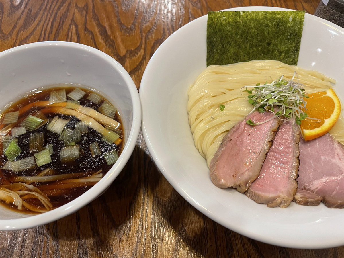 おはようございます♪ 肌寒いですが、ラーメン日和ですね🍜 沢山のご