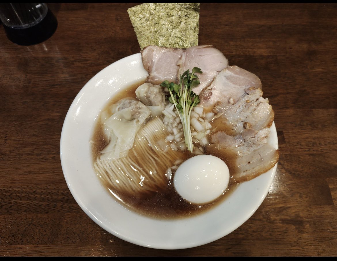 おはようございます♪ 肌寒いですが、ラーメン日和ですね🍜 沢山のご