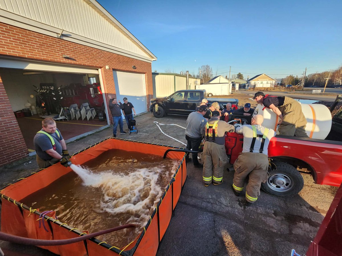 MorrayC's tweet photo. Training with our Wildfire Skid tonight https://t.co/nXOiwOmSzg