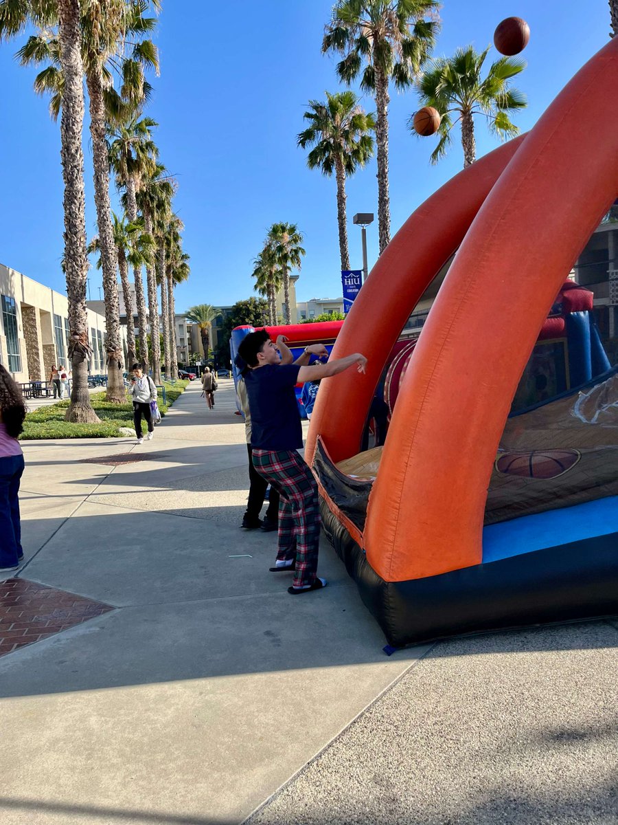 HIUnow's tweet image. Perfect Spring day for a Royal FEST! #studentlife #hiunow #wearehope