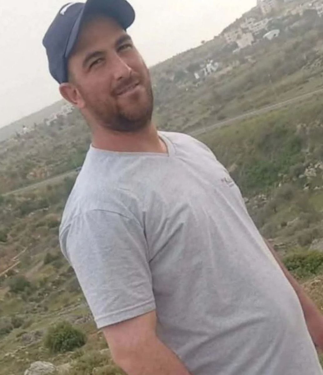 sahabatalaqsha's tweet photo. Kementerian Kesehatan melaporkan bahwa serdadu penjajah "Israel" menembak mati seorang warga Palestina, Abdul Halim Hammad (37), di Kota Silwad, sebelah timur Ramallah, Tepi Barat terjajah, kemarin (29-4-2026).

Serdadu menuduh Hammad menikam dan melukai dua serdadu "Israel" sebelum tewas.

@qudsnen
@sahabatalaqsha