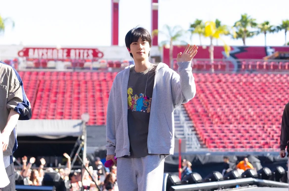 JJUNGKOOK_mona's tweet image. 26.04.30 석진이 인스타 피드 업뎃 

🐹하이~

#JIM #진 #SEOKJIN #BTSJIN