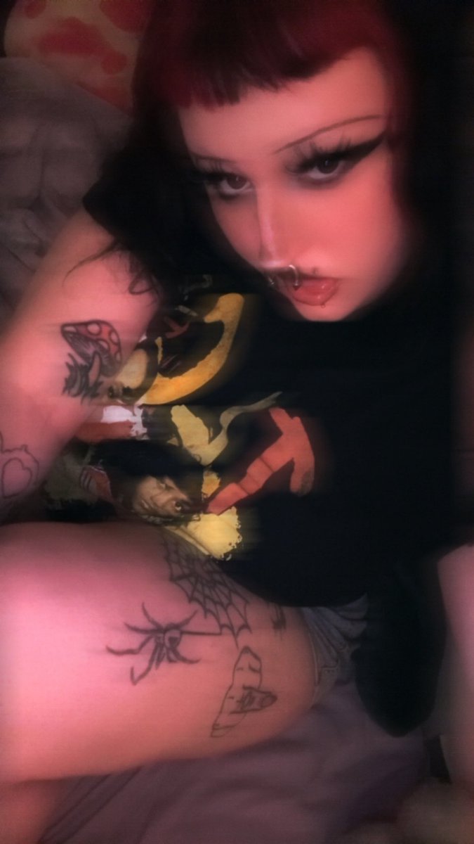 𝔳𝔞𝔪𝔭𝔦𝔯𝔞 𝔬𝔣 𝔱𝔥𝔢 𝔫𝔦𝔱𝔢 🔪🔮🦇 tweet media