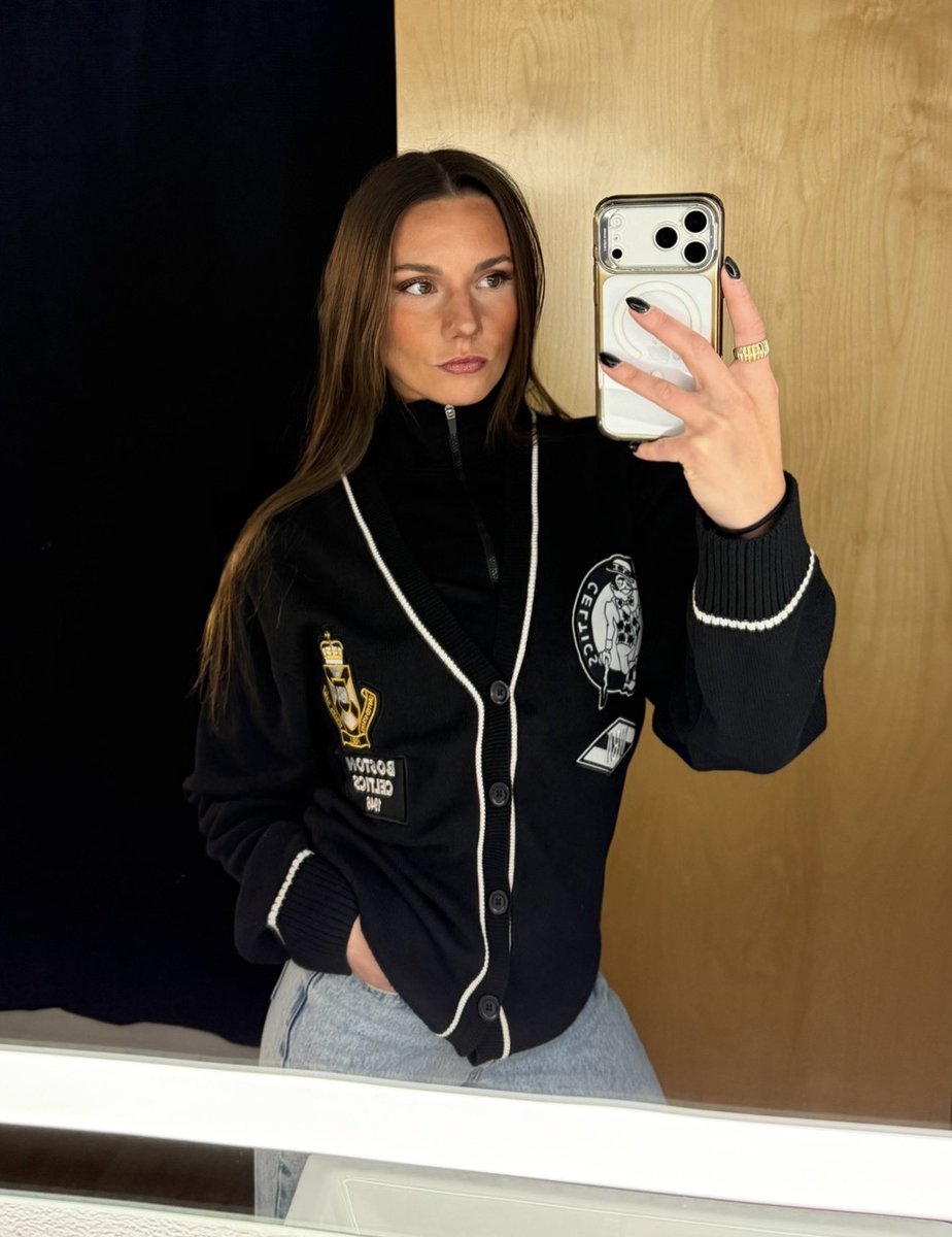 Goddess Alexa tweet media