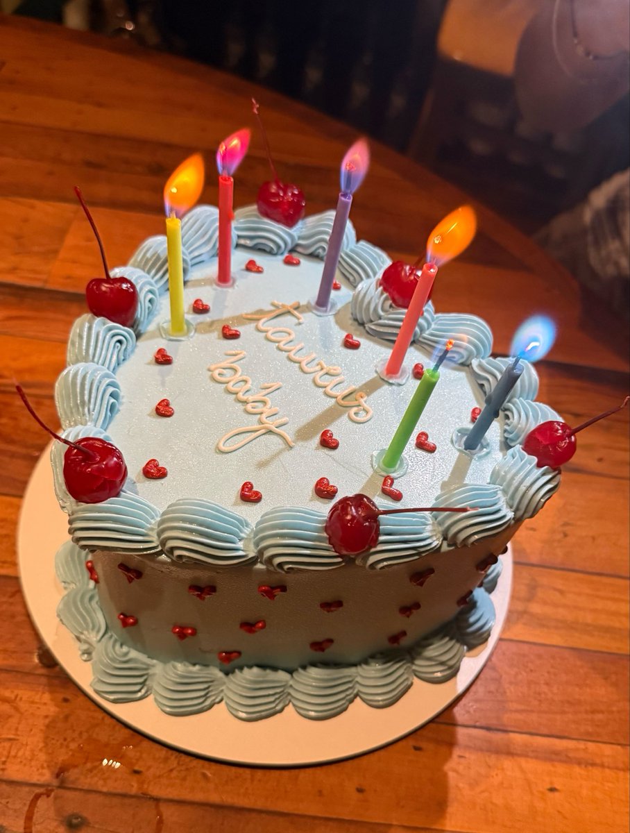 Marina 💙 tweet media