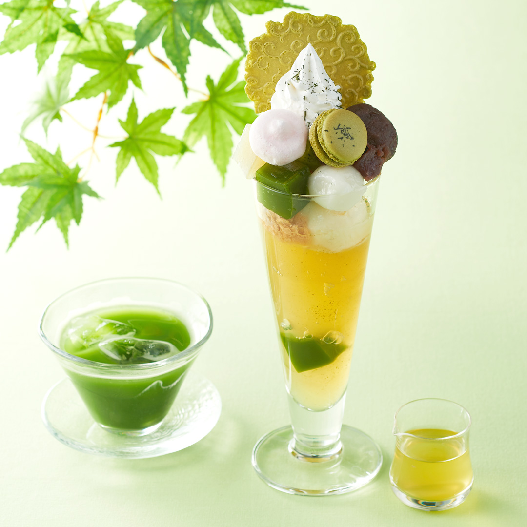 itohkyuemon's tweet photo. 摘みたての宇治新茶を使用した「新茶パフェ」を約2週間限定で提供しております。宇治本店・JR宇治駅前店・祇園四条店の各茶房でお待ちしておりますね。どうぞよろしゅう。

https://t.co/2VEbuj3LtU
※ゴールデンウィーク期間は全店舗休まず営業して���ります。 https://t.co/M6uWy6vzku