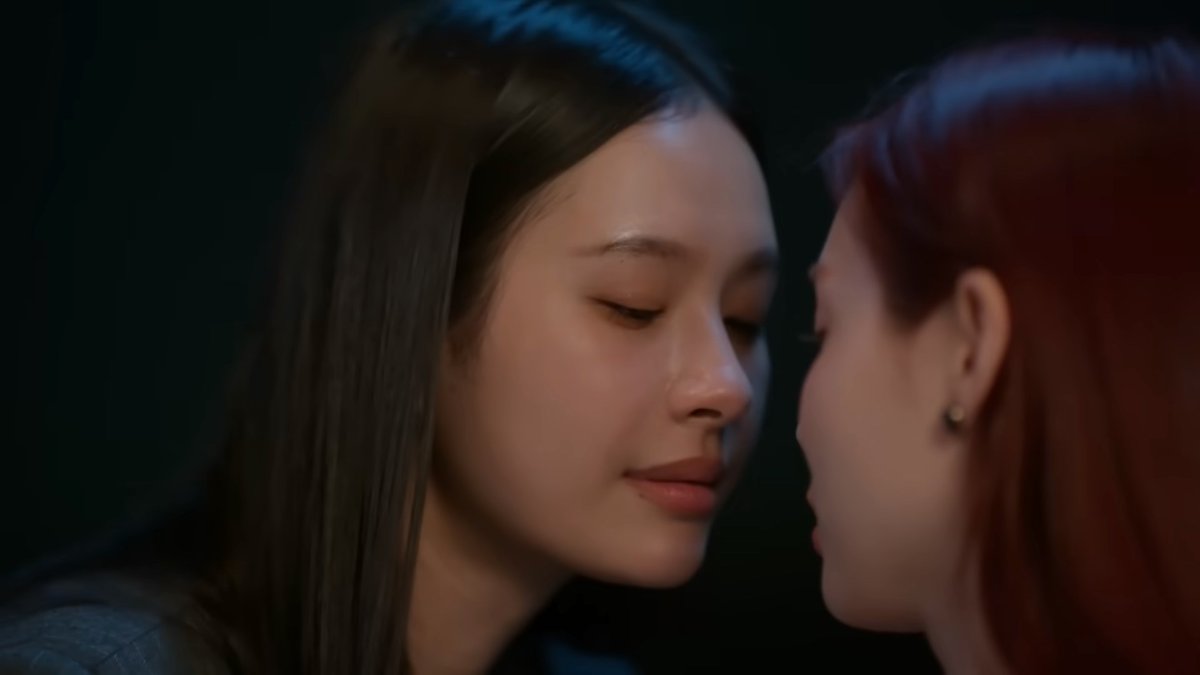 Hello Asian tweet media