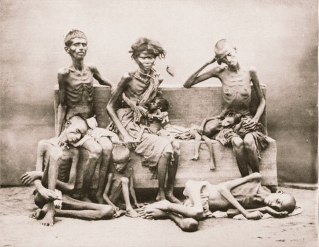 nimses1010's tweet photo. ⚠️ شواهد تاريخية لا تُنسى من مأساة 'المجاعة الكبرى' في الهند (1876-1878). تُشير الدراسات التاريخية إلى أن السياسات الاستعمارية وتصدير الحبوب تحت إدارة اللورد ليتون كانت عوامل حاسمة في وفاة الملايين. توثيق هذه الحقائق ضروري لفهم تبعات تلك الحقبة وتأثيرها على الشعوب." https://t.co/JscYNHslOK