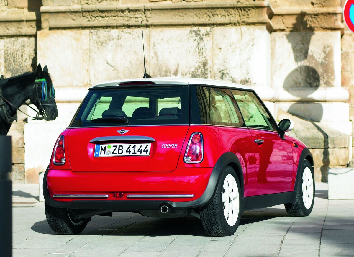 responsejp's tweet image. MINI 25周年、英オックスフォードで467万台生産…電動化も進む
response.jp/article/2026/0…

#MINI