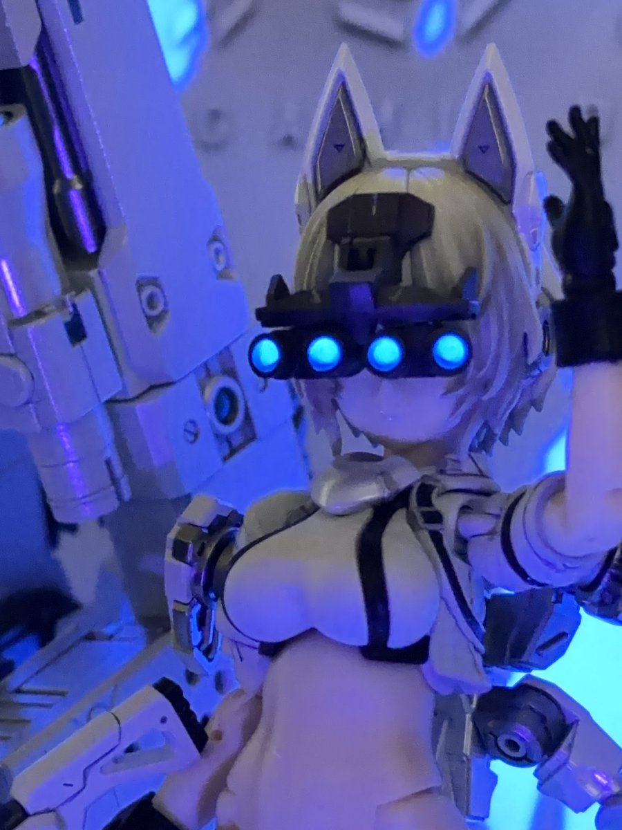 TECH-R1 tweet media