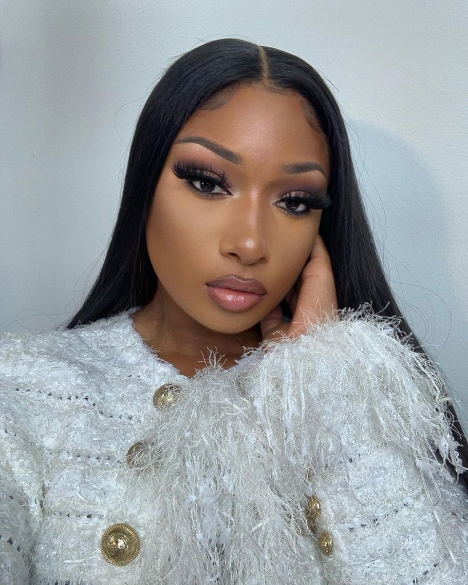 TheProfPearlC's tweet image. Look how beautiful you are = Stay beautiful‼️ Get beautifullER, #blossom‼️ if it takes u 10 hrs 2 get ready, get ready‼️ Your bad days are no public show, u #HipHop out w/ self-respect &amp;amp; wisdom from now on, u have experienced costly life events = special knowledge; breakthrough