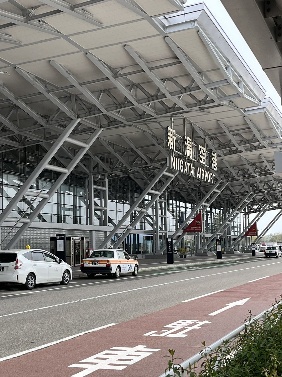 hidewowowow's tweet photo. 新潟空港 https://t.co/yi69Fpai8a