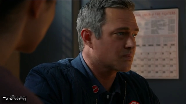 kiddseverides's tweet photo. STELLA WANTS TO HELP HIM 😭😭😭😭 #ChicagoFire https://t.co/YWecVc8Aux