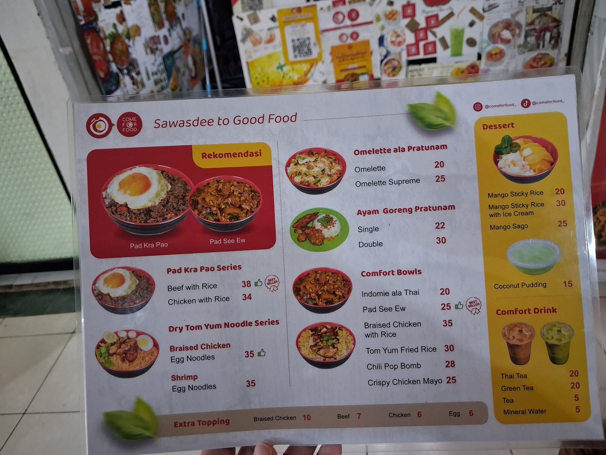 I_jakarta7's tweet photo. Pasar Santaの上のフードコートで出会ったタイ料理屋さんの
ガパオライス?がレベチ❗

バジルの香りがガツンときて、
ピリ辛のひき肉と半熟卵が絡んだらもう優勝。
白ごはんが止まらないやつ。

リピ確定😭✨

#ジャカルタ生活 #駐在員グルメ #PasarSanta #ガパオライス #海外生活 #ジャカルタグルメ https://t.co/NO15mrTI69