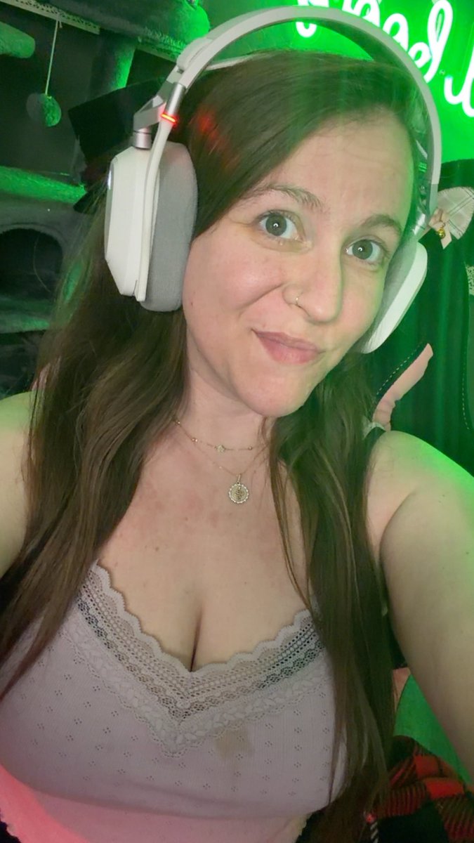 TwistedBootyttv tweet media