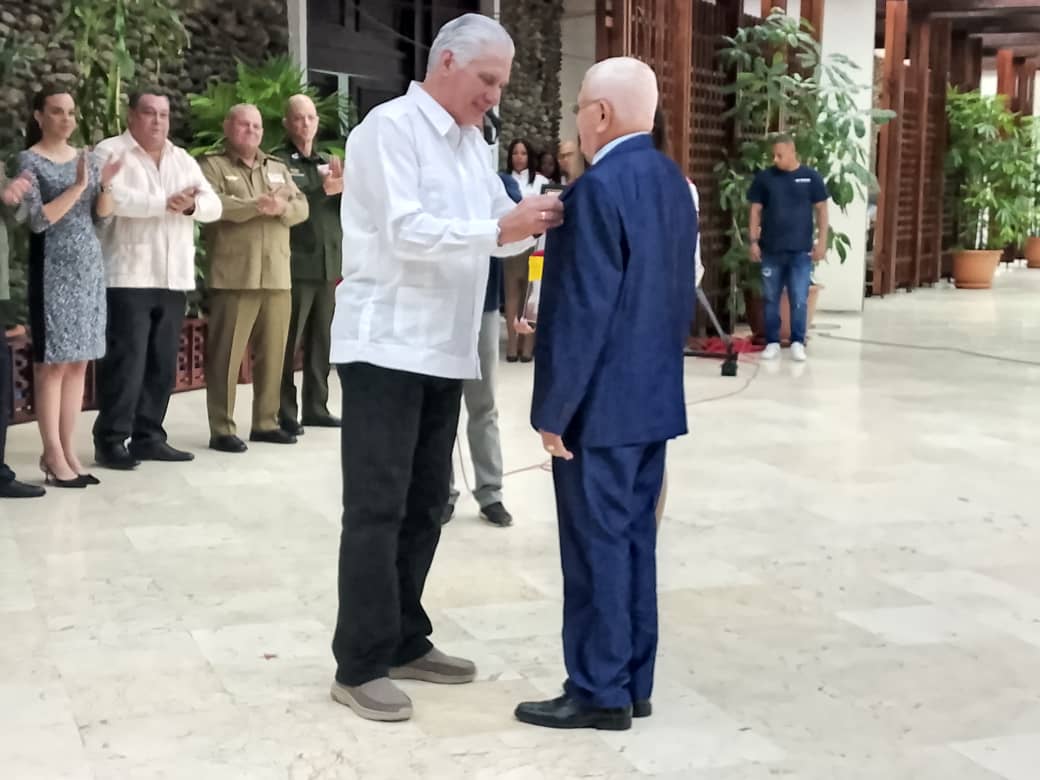 Miguel Colina tweet media