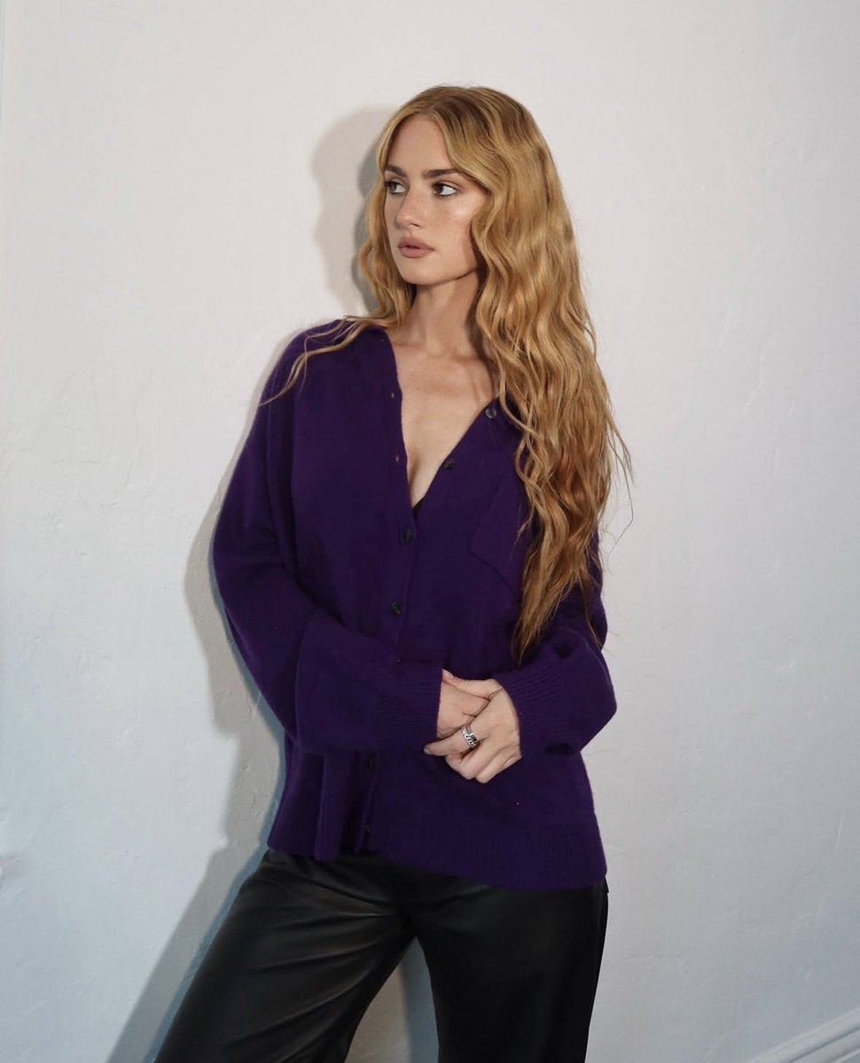 gvpattenupdates's tweet photo. Grace Van Patten in new photos before the for your emmy consideration panel for "The Twisted Tale of Amanda Knox" today💜 https://t.co/HsEtuPBXHg