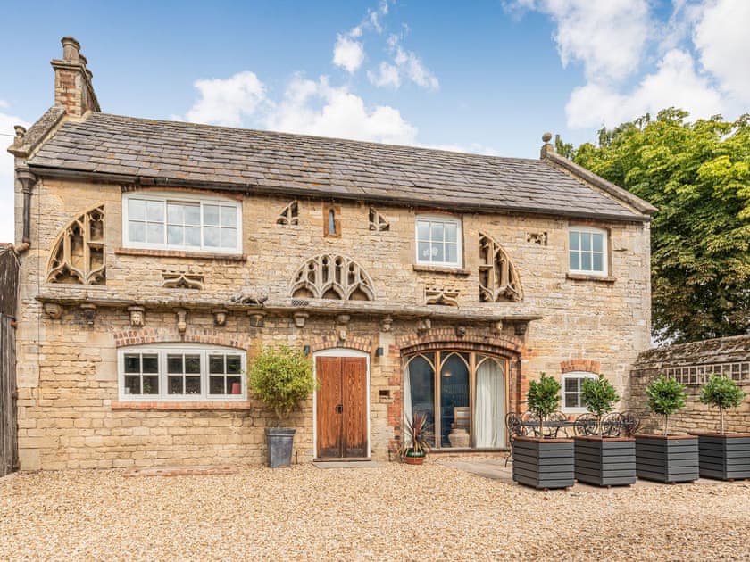 scateringcouk's tweet image. A stunning building envelopes a beautiful interior, a gem in the pretty county of Rutland.

🛁 Hot tub
📍 Greetham, Rutland

selfcatering.co.uk/england/rutlan…

#Greetham #Rutland #HotTub #HolidayCottage #SelfCatering