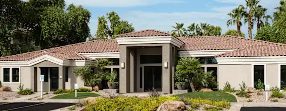 FCNightingale's tweet photo. Blackstone sold Arrowhead Summit, an apartment complex at 18330 N. 79th Ave. Glendale, Arizona, for $101.4M ↓18% from the $123.6M they paid for it in July 2021.

 412 Units  

-bizjournals
#commercialrealestate https://t.co/nJ32WGbf3o
