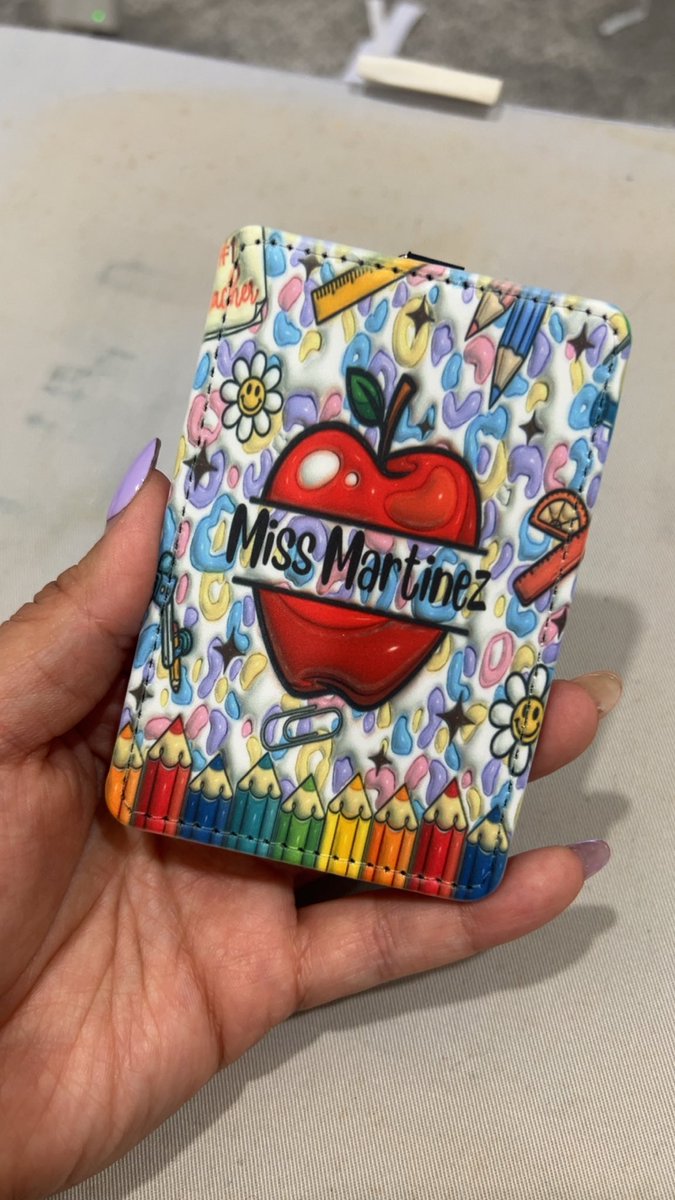 BrieezieBoo25's tweet image. Just a few of the badge holders I’ve made 🥰🥰
#teachersoftwitter