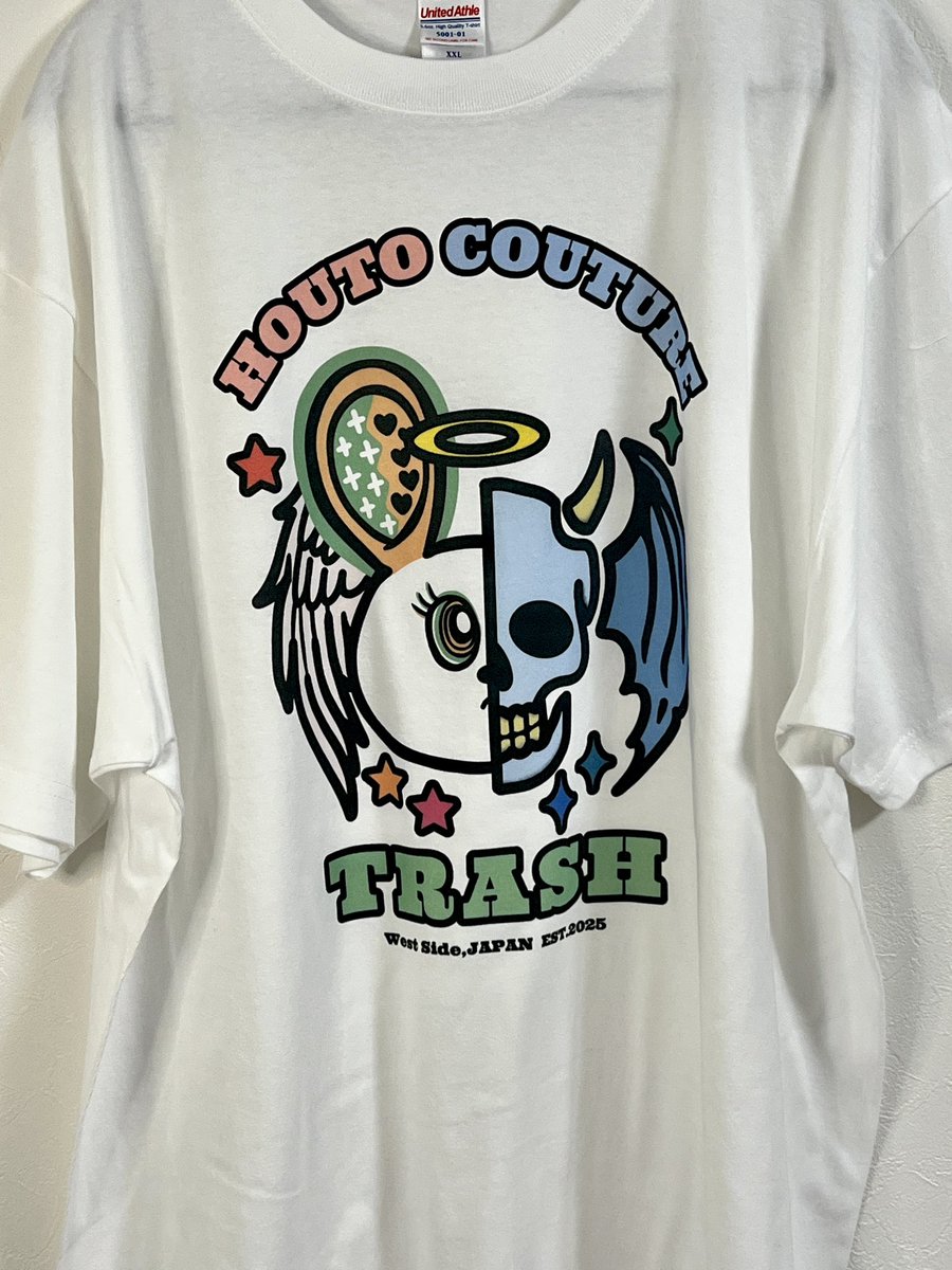 oimo_cream's tweet photo. 取り急ぎできたTシャツ何枚か撮影してみた。
撮影技術皆無だった。

#イラスト  #お絵描き  #illustration   #鳥取   #オリジナルキャラクター　#HOUTOCOUTURETRASH https://t.co/bjn15AmsbW