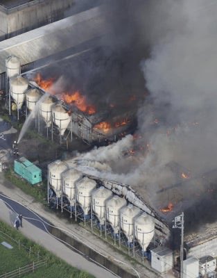 養豚場火災多発！

ブタの嫌いな！
アイツらの仕業だろ！