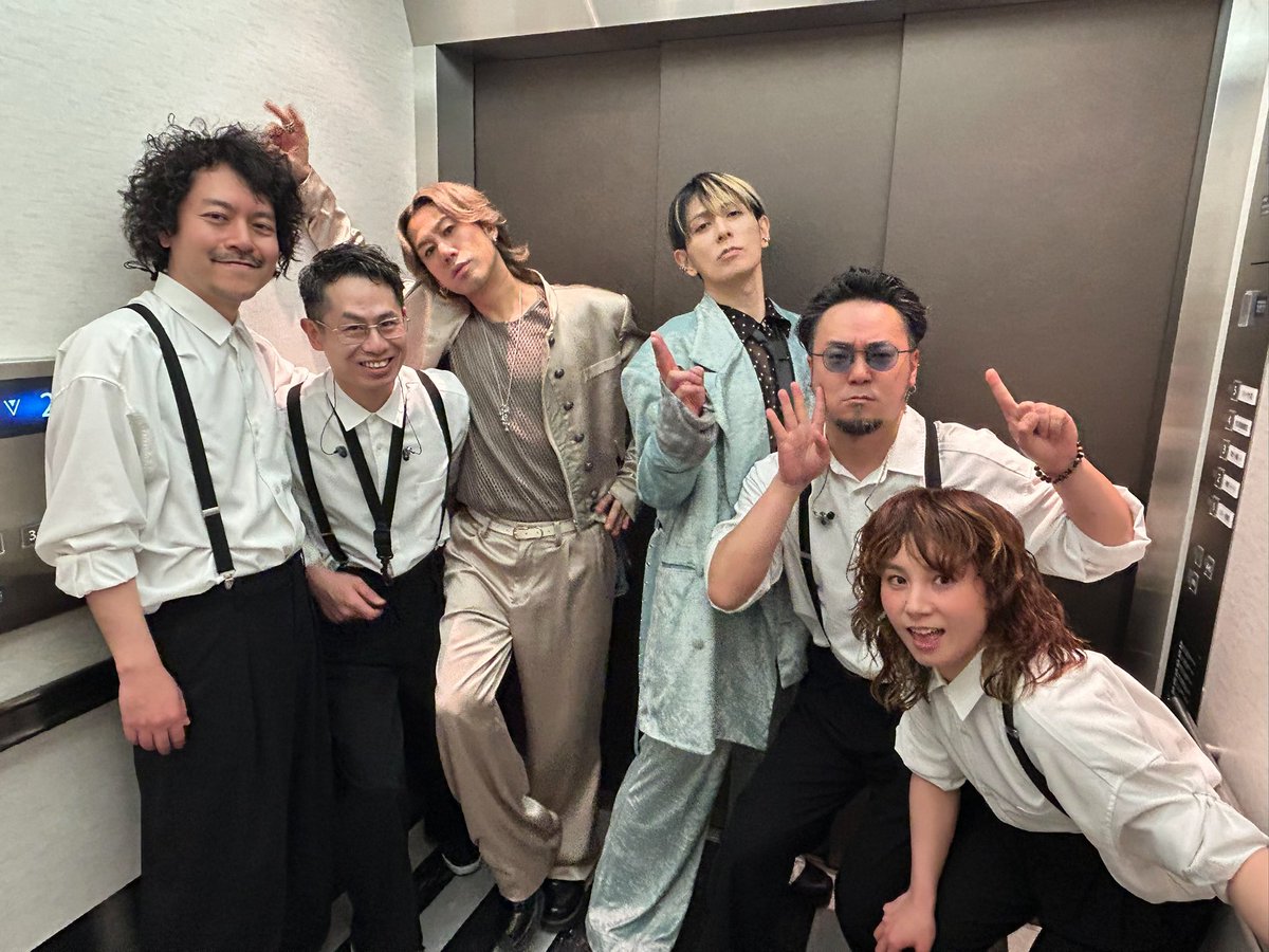 CHEMISTRY_2011's tweet photo. ツアー「The 2 Pulse」ファイナル・大阪公演ありがとうございましたー！

あっという間に終わってしまった全14公演。
短く感じるのはきっとそれだけ楽しかったということですね😌✨

皆さんの心に残る周年ライブとなっていたら嬉しいです。

少し時間は空きますが、
既に次のツアーも開催が決定しておりますので、「Beyond The 2 Pulse」もぜひぜひお待ちしております🔥

次はどんなライブにしようかな💭

p.s.ケミチャットも覗いてみたら何かあるかも？👀

#ケミストリー
#the2pulse
#beyondthe2pulse
#beyond