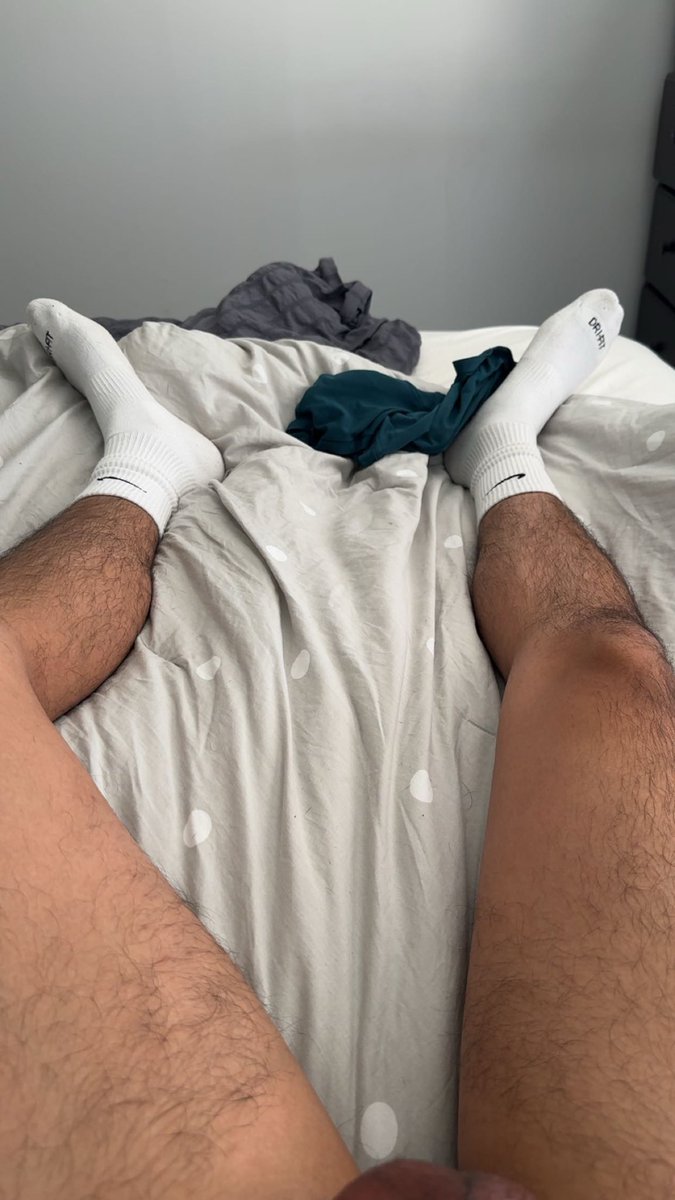 heheoopss's tweet photo. 🧦🧦 https://t.co/VIxwF6duyx