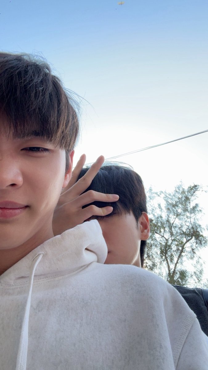 เดือนหนาว สนิมย้อย❄️ tweet media