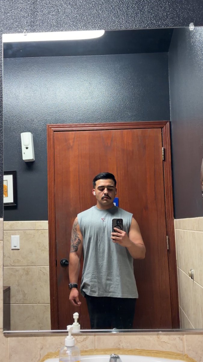 👨🏽
