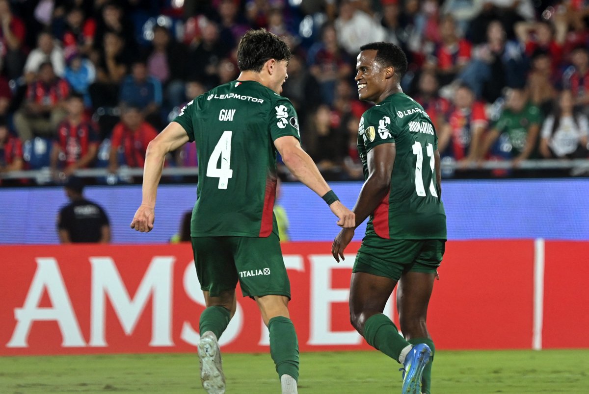 LibertadoresBR's tweet image. ⚽🐷 Jhon Arias colocou o @Palmeiras na frente em Assunção!