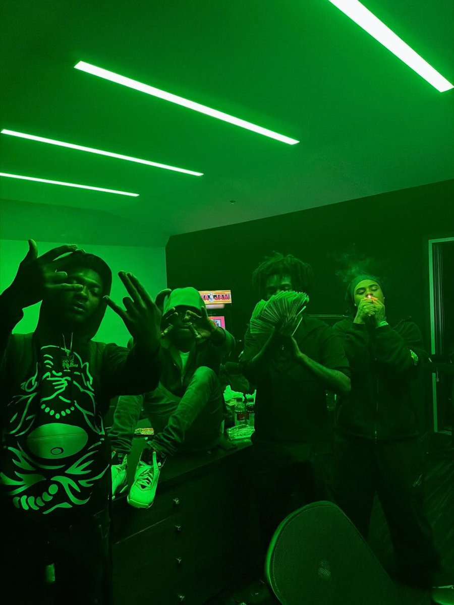 underground champs tweet media