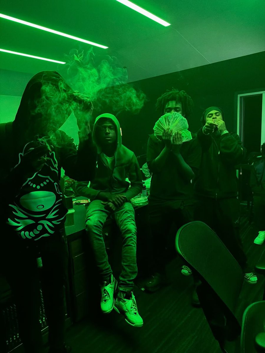 underground champs tweet media