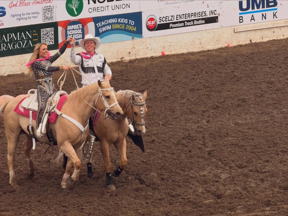 vivianjorge119's tweet image. Simple days, real smiles 😊
Watching the cowboys with my little one 🐎🤍

#makingmemories #familymoments #countrylife #goodvibes