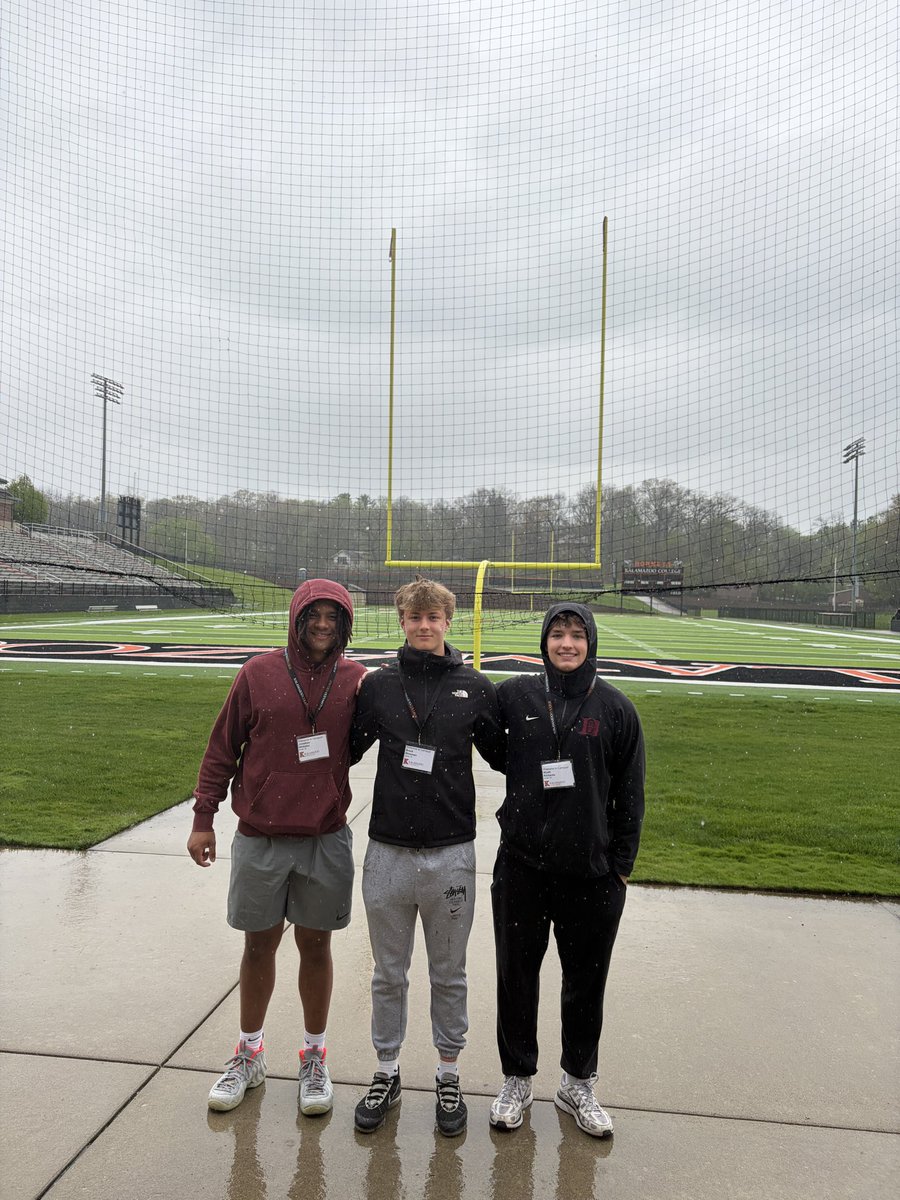 WinemanBrock's tweet photo. Great visit to @KzooFootball! Appreciate @CoachKrajacic for the conversation and touring the facilities. @CoachRSchwartz @AndrewBabyroo31 @TheD_Zone @PrepRedzoneMI 
@MichFBFrenzy https://t.co/It0rEBKDgR