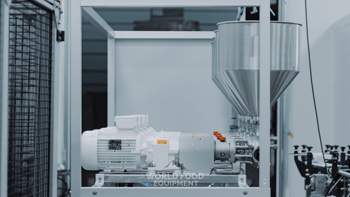 WorldFoodEquip's tweet image. New build location: the cleanest part is the start. ✅

Equipment staged, stainless line set, and the space getting built for real production flow.

#WorldFoodEquipment #NewBuild #FoodProcessing #IndustrialBuild #4sight
