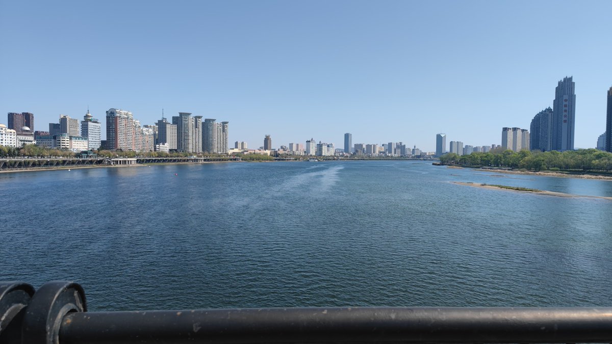 Sunday0432's tweet photo. 松花江上。＃吉林市 https://t.co/RnPQmZD7dN